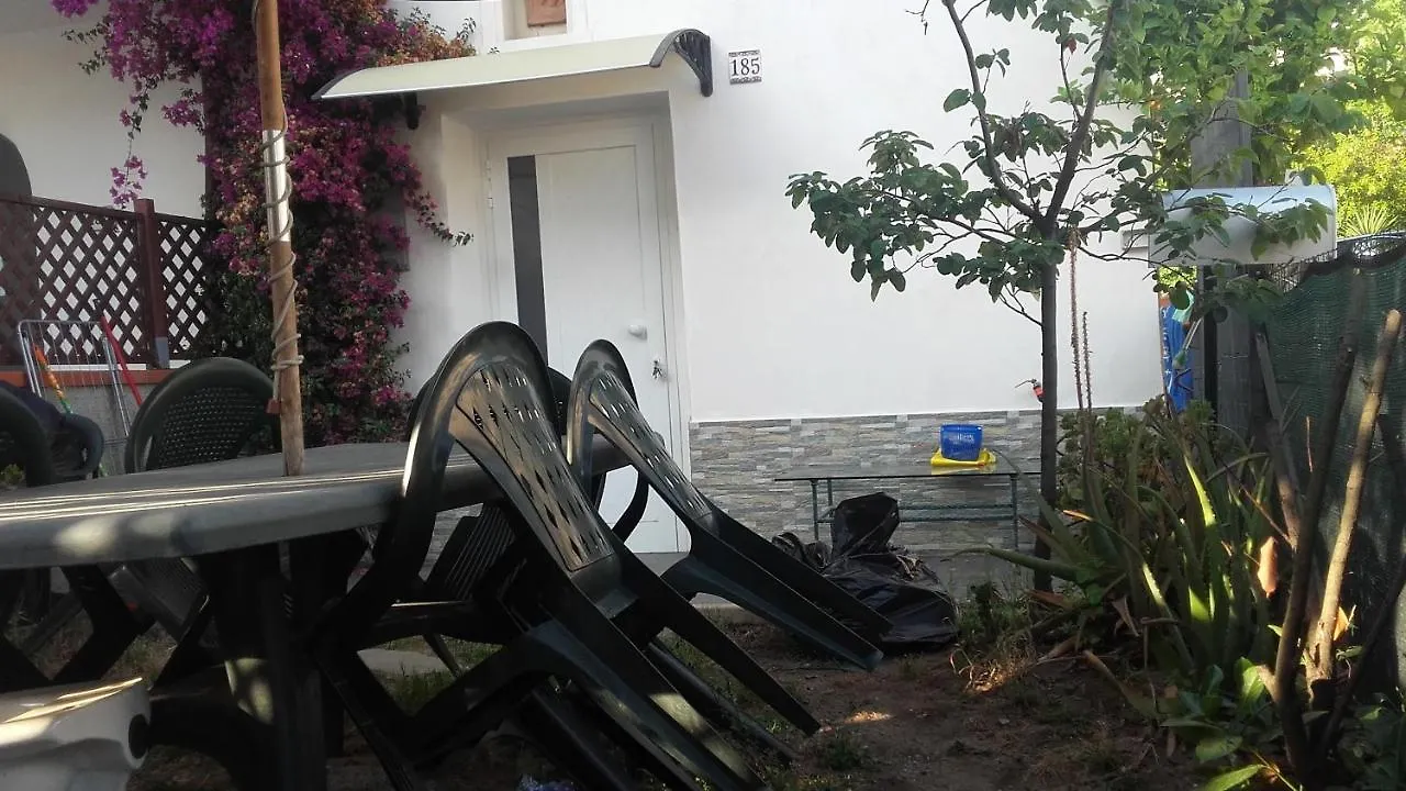 비아레지오 Rainbow House With Garden 빌라 펜션